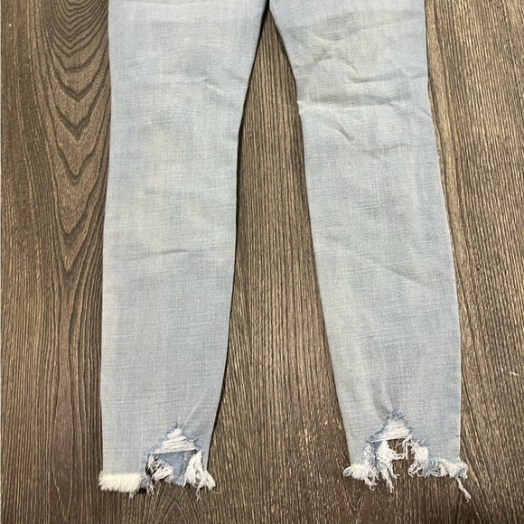 NWT SO Ultimate Curvy Jegging Jeans High-Rise Distressed Light Wash Juniors Sz 3 - Picture 8 of 9